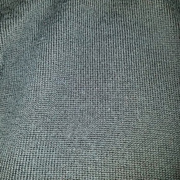 J. Crew - Men's V-Neck Sweater - Picture 3 of 4